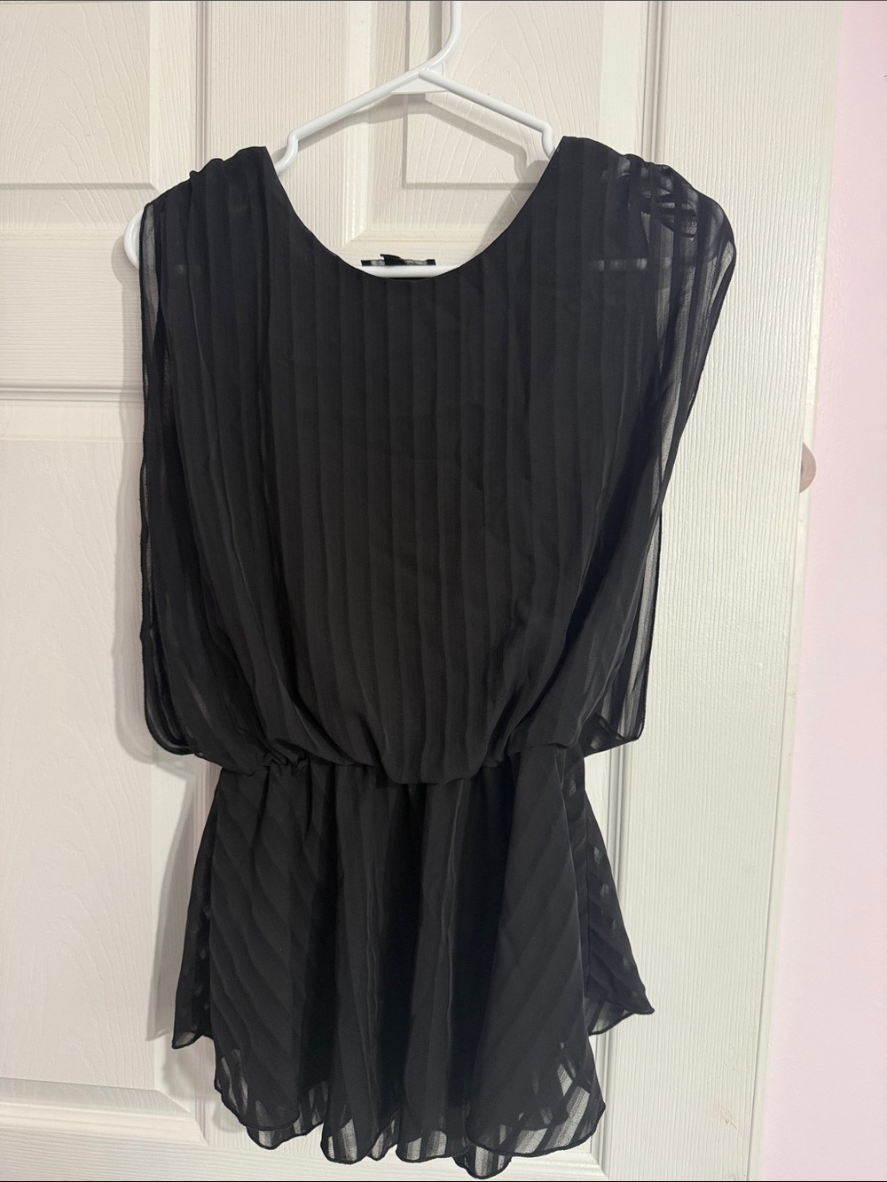 Jessica Simpson Black Pleated Chiffon Blouson Tunic